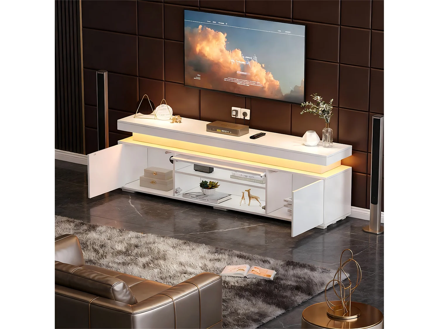 TV-Möbel fürs Wohnzimmer – 150 x 35 x 43 cm – mit 3 Türen, LED-Beleuchtung und Staufächern – Spanplatte – weiß