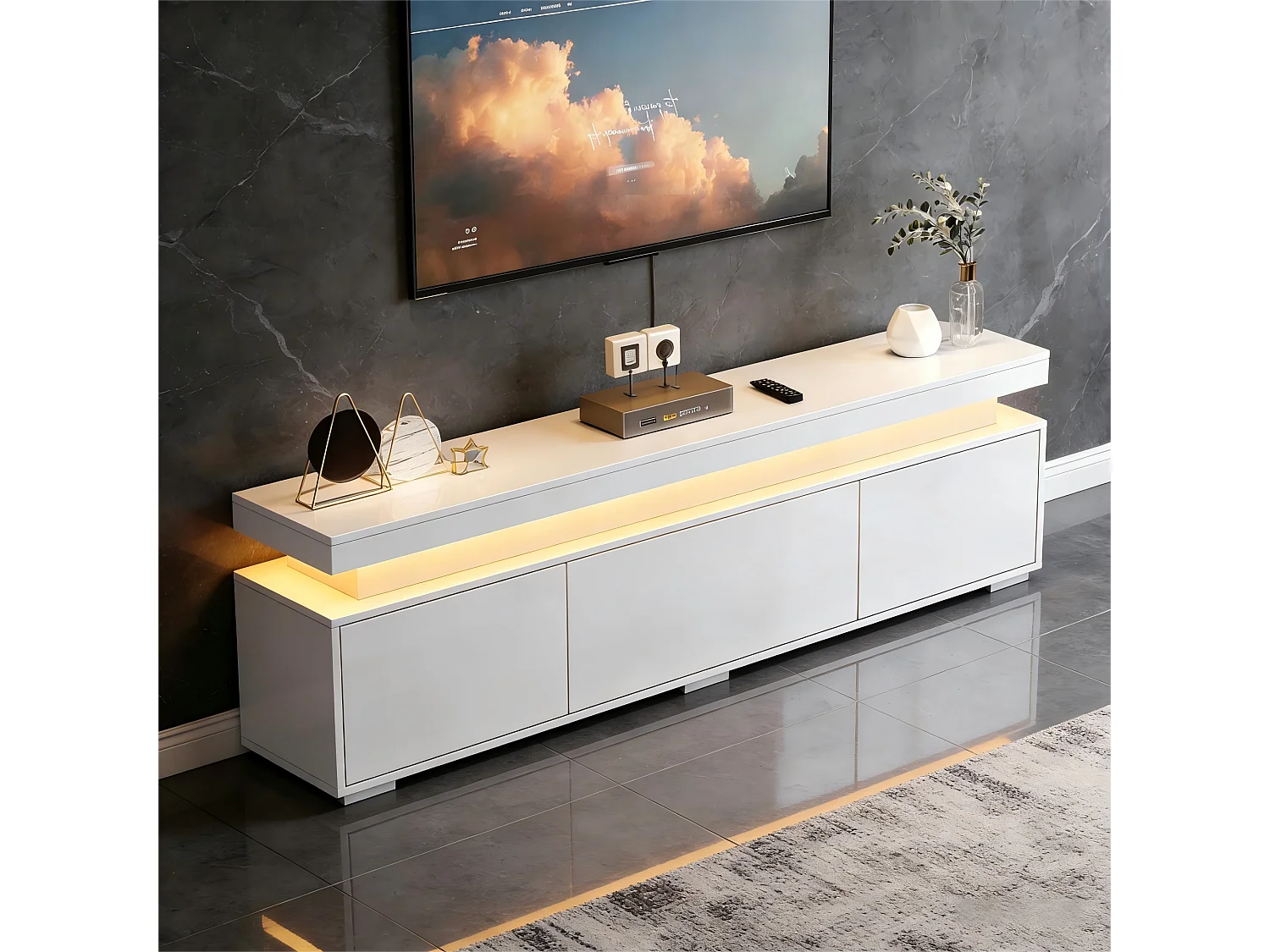 TV-Möbel fürs Wohnzimmer – 150 x 35 x 43 cm – mit 3 Türen, LED-Beleuchtung und Staufächern – Spanplatte – weiß