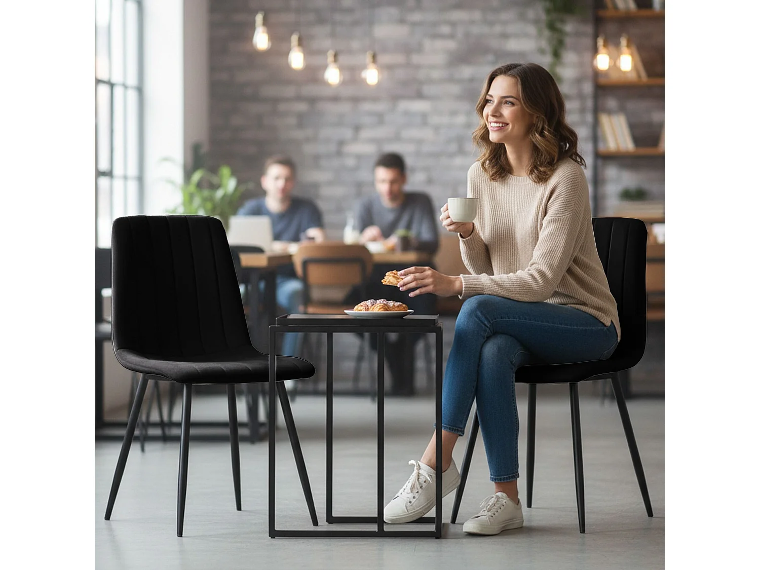 Cadeira de veludo acolchoada LIVO Preta pernas pretas