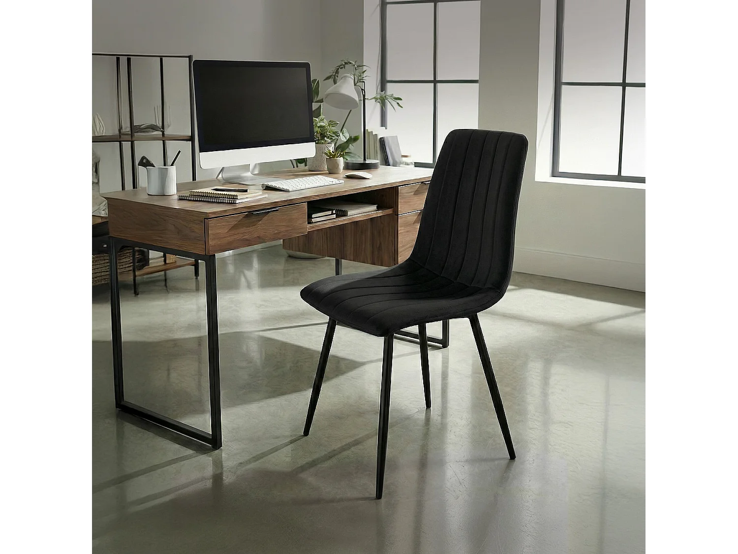 Cadeira de veludo acolchoada LIVO Preta pernas pretas