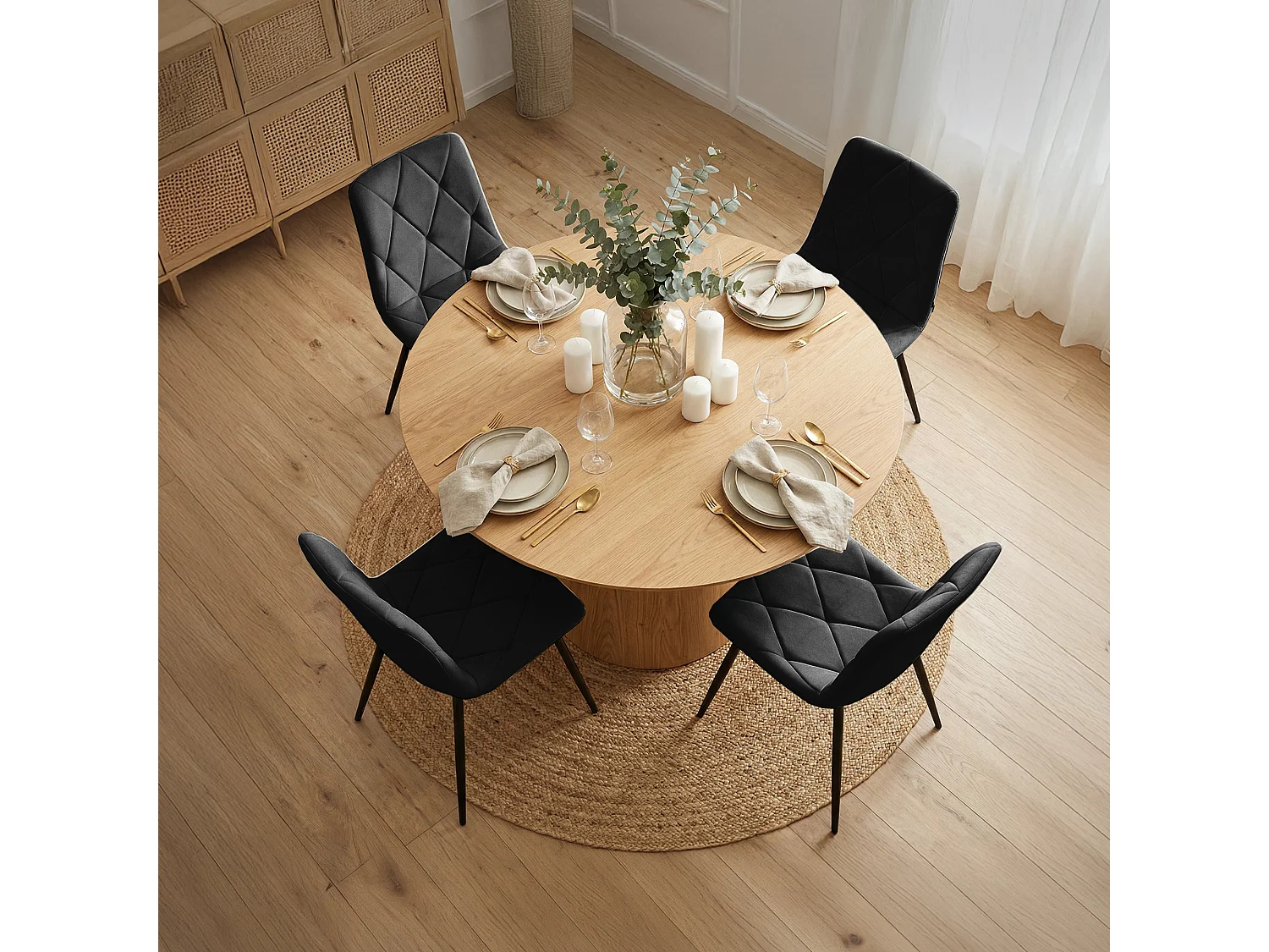 Lot de 4 Chaises en velours matelassées MILO Noires pieds noirs