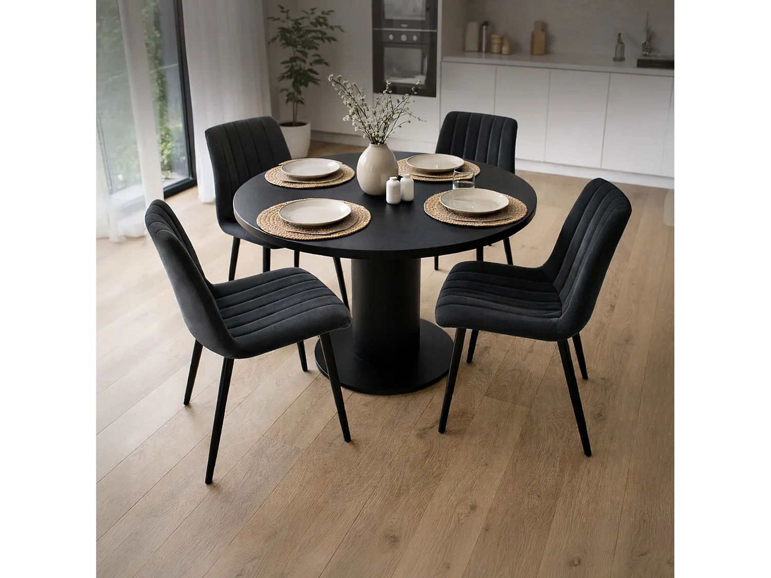 Lot de 4 Chaises en velours matelassées LIVO Noires pieds noirs