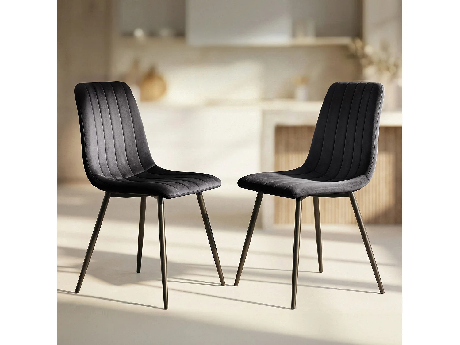 Conjunto de 2 cadeiras de veludo acolchoadas LIVO Preto pernas pretas