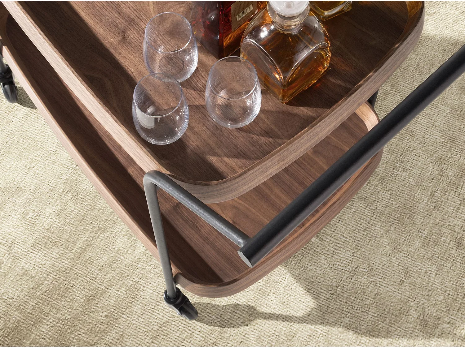 Minibar-Servierwagen aus Nussbaumholz und schwarzem Stahl 3290 ANGEL CERDA