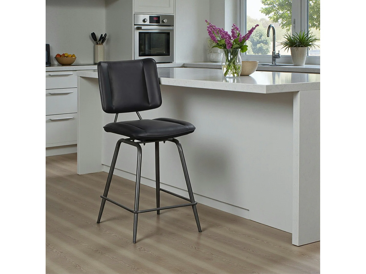 Chaise de bar noire à pieds métal, décor bouton (lot de 2) OKA