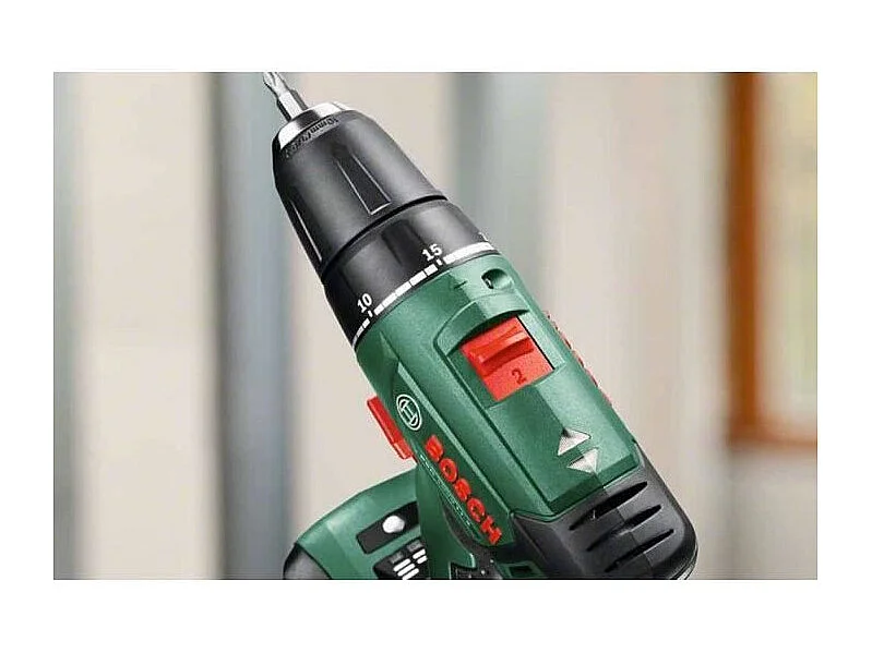 Bosch 3-delige 18V draadloze gereedschapsset: boor-schroefmachine PSR 1800 LI-2, decoupeerzaag PST, excentrische schuurmachine + 2 batterijen 2,5Ah Power4All