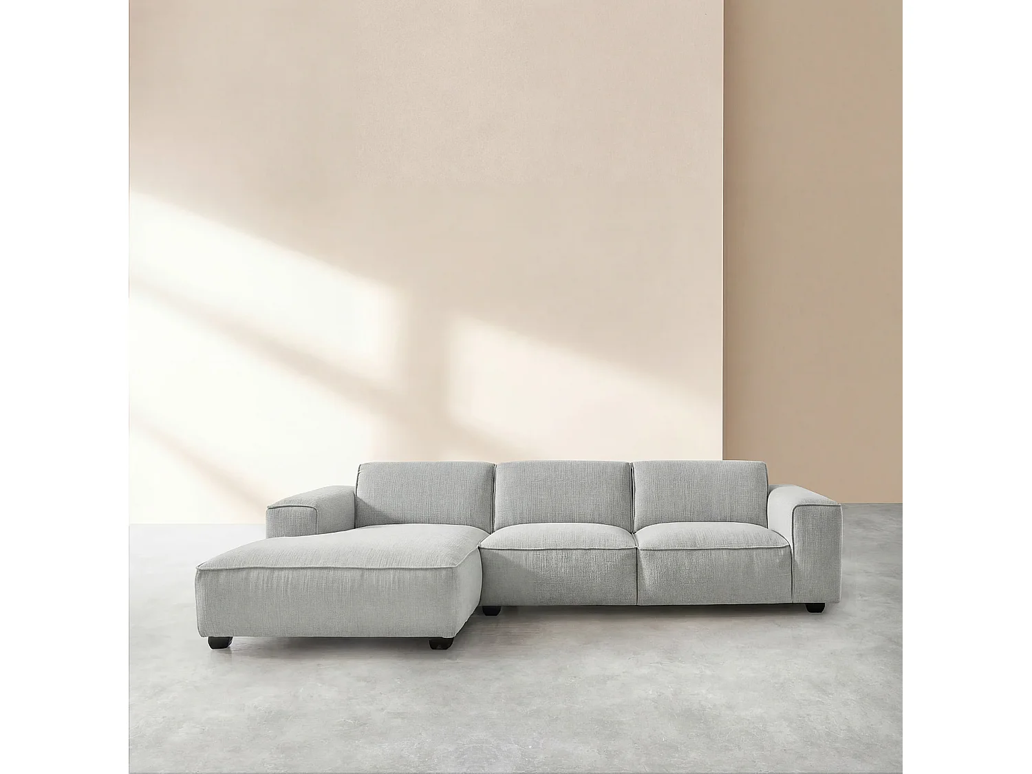 Canapé d'angle gauche en tissu bouclette courte Mira - Gris perle