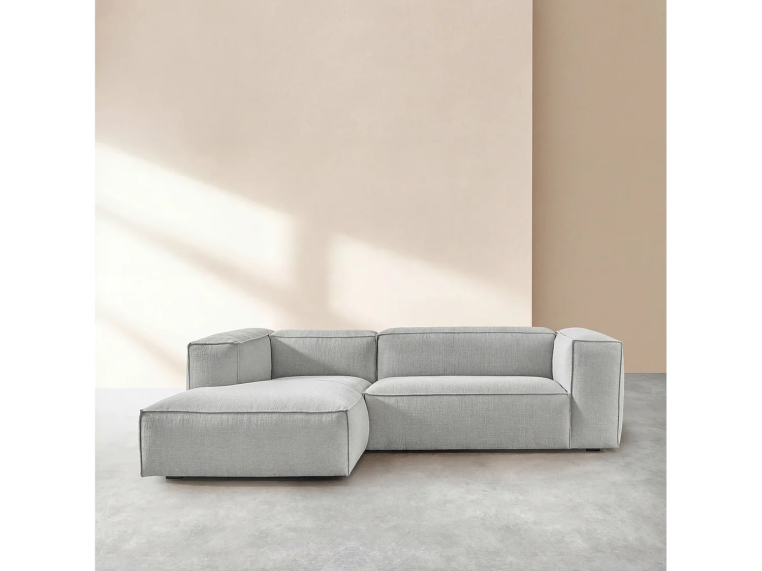 Canapé d'angle gauche en tissu bouclette courte Mira - Gris perle