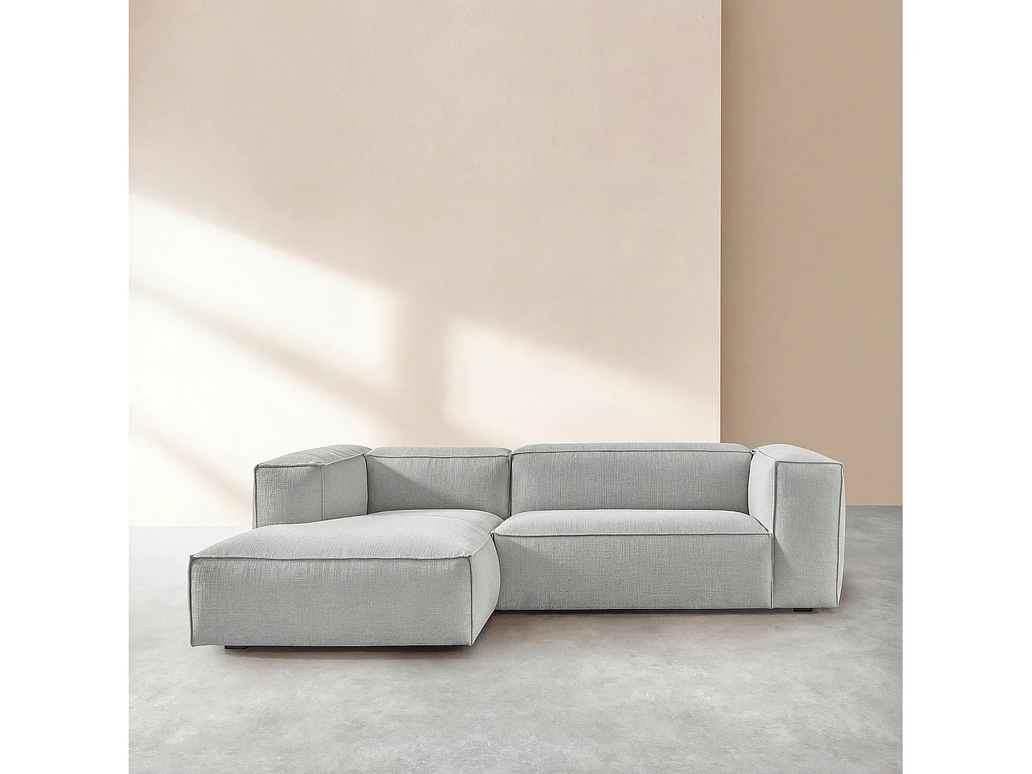 Canapé d'angle gauche en tissu bouclette courte Mira - Gris perle