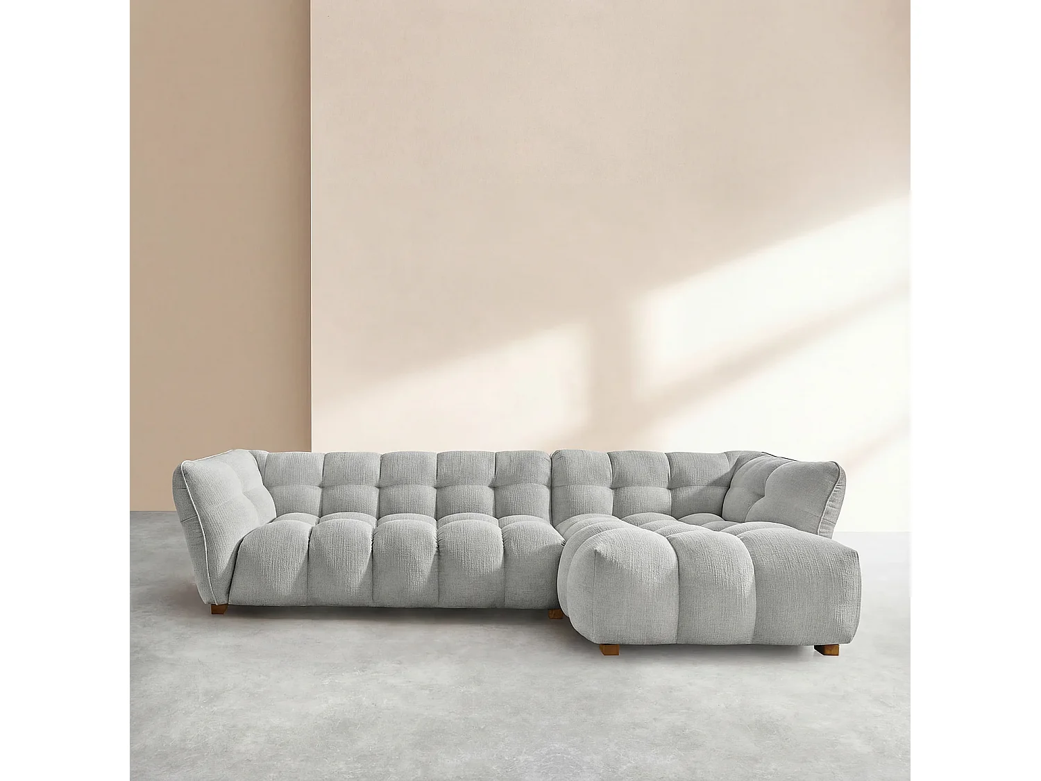 Canapé d'angle droit en tissu bouclette courte Mira - Gris perle