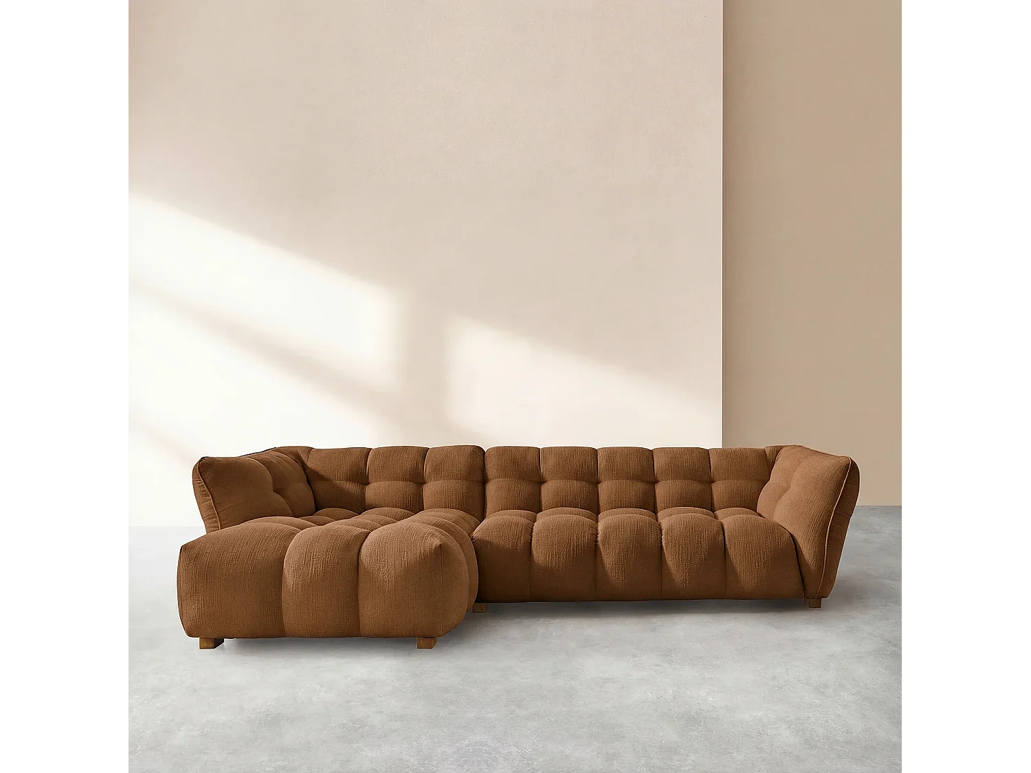 Canapé d'angle gauche en tissu bouclette courte Mira - Marron noisette