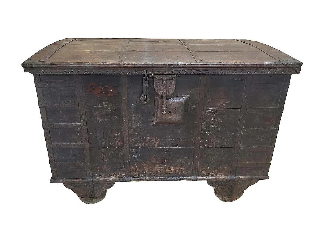 Coffre en bois fait main 120 x 72 x 82 cm (hauteur)