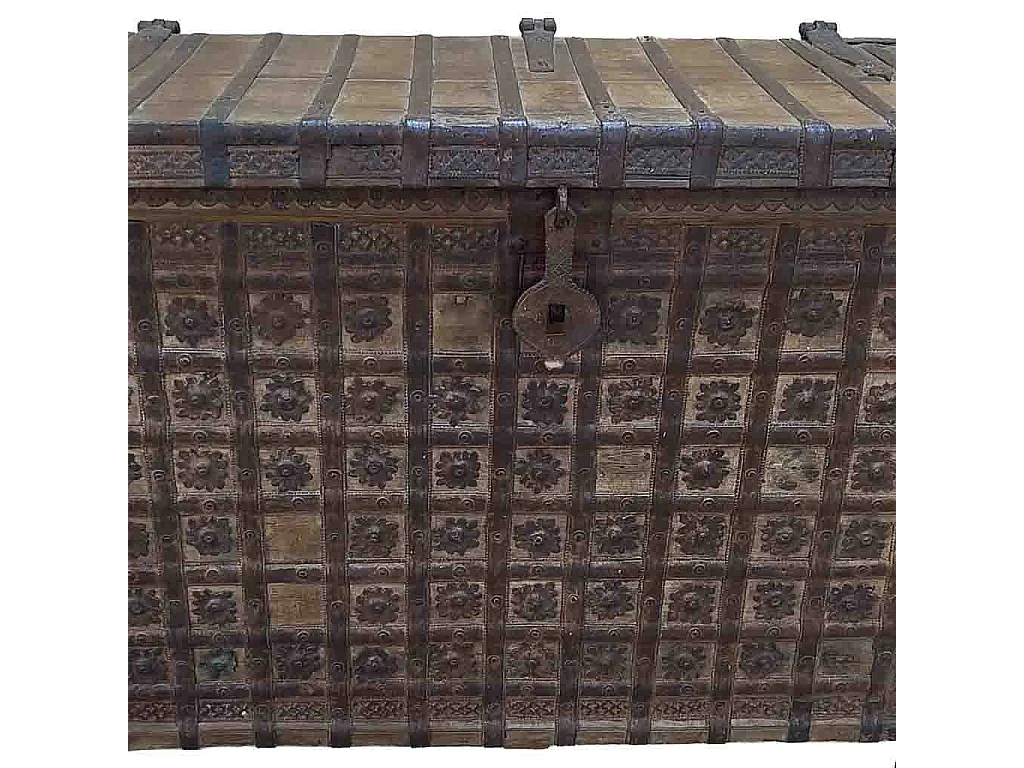 Coffre en bois fait main 156 x 47 x 88 cm (hauteur)