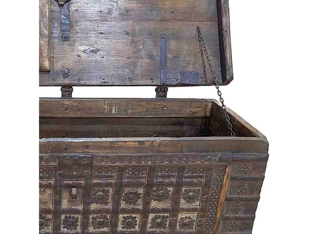 Coffre en bois fait main 156 x 47 x 88 cm (hauteur)