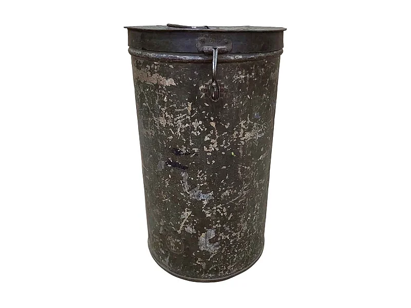 Malle en métal fabriquée à la main 29x29x41h cm