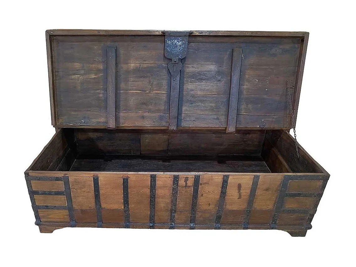 Coffre en bois fabriqué à la main 178 x 95 x 47 cm (hauteur)