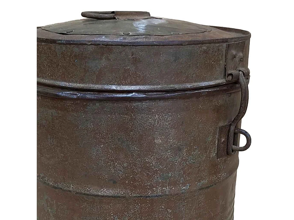 Malle en métal fabriquée à la main 29x29x41h cm