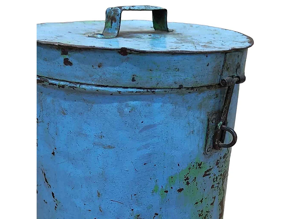 Malle en métal fabriquée à la main 29x29x41h cm