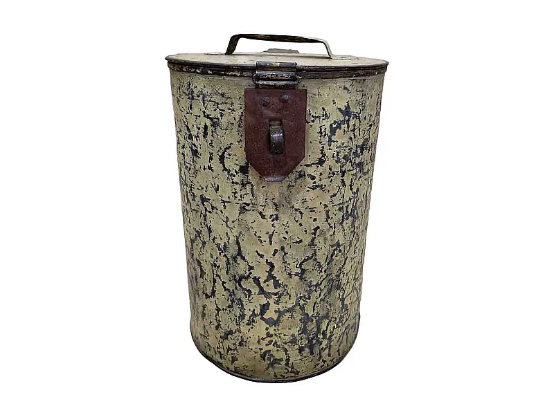 Malle en métal fabriquée à la main 29x29x41h cm