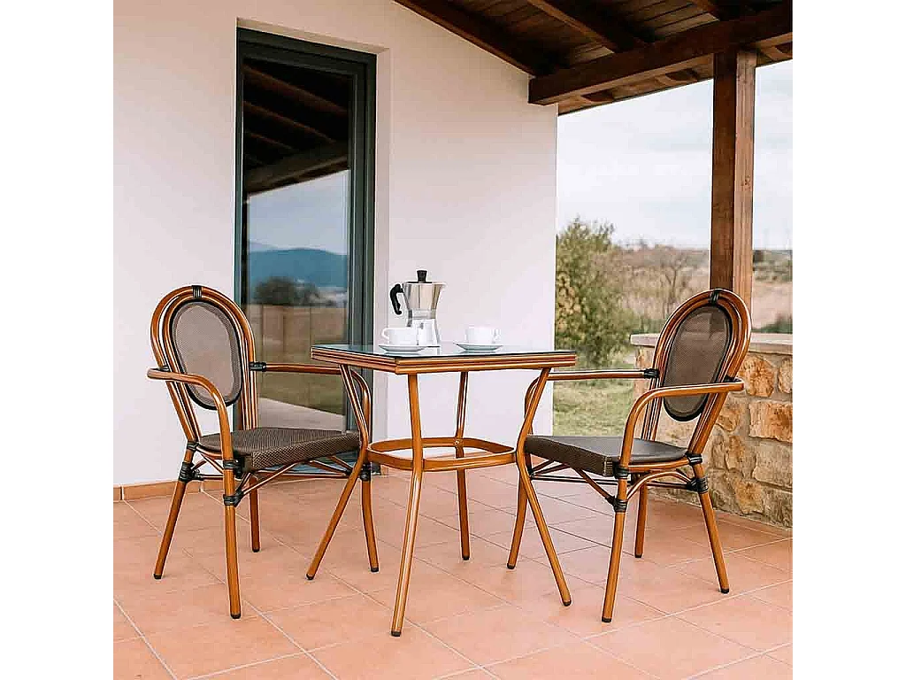 Ensemble table et 2 chaises marron, table:70x70x72.chaises(2):55x58x88