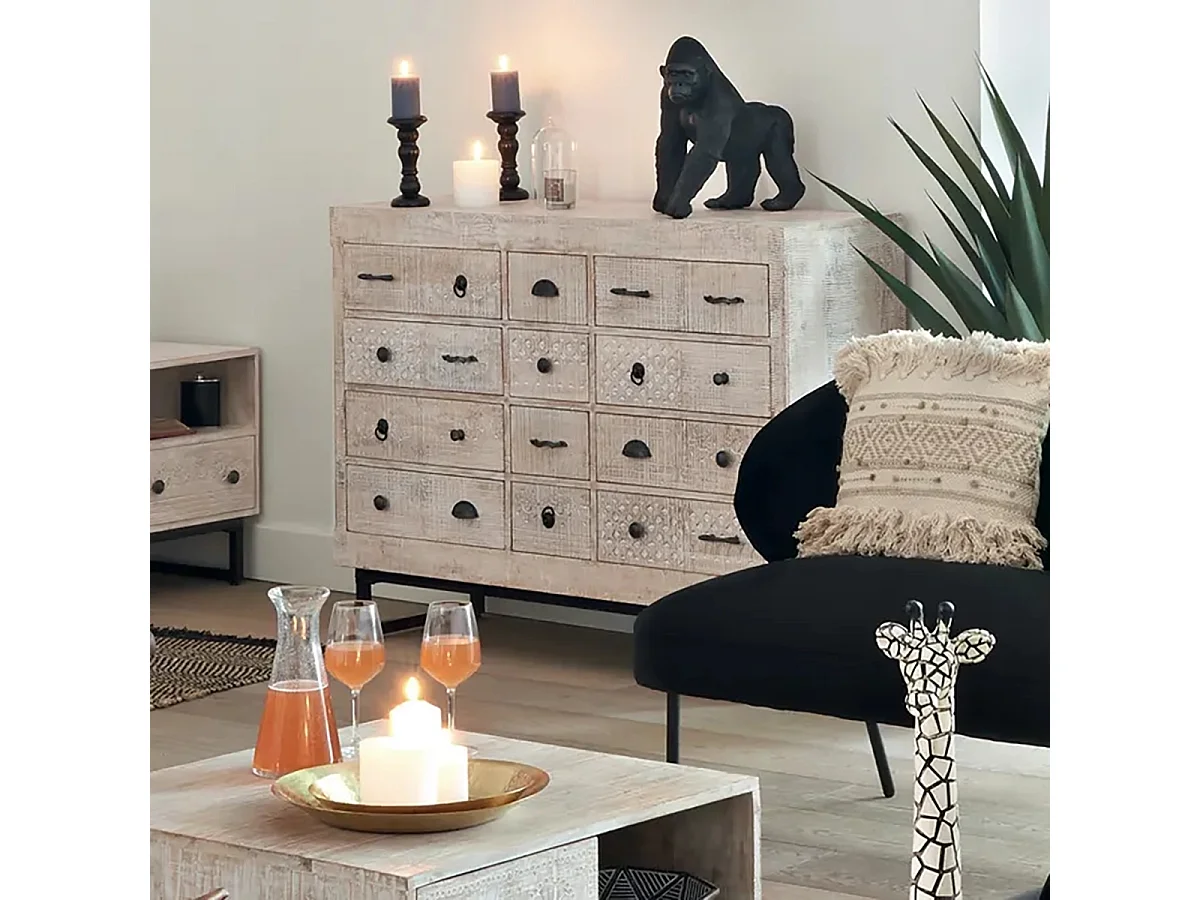Commode meuble multi-rangements à 12 tiroirs en bois beige blanchi et motifs sculptés - longueur 127 cm x largeur 40 cm x hauteur 94 cm
