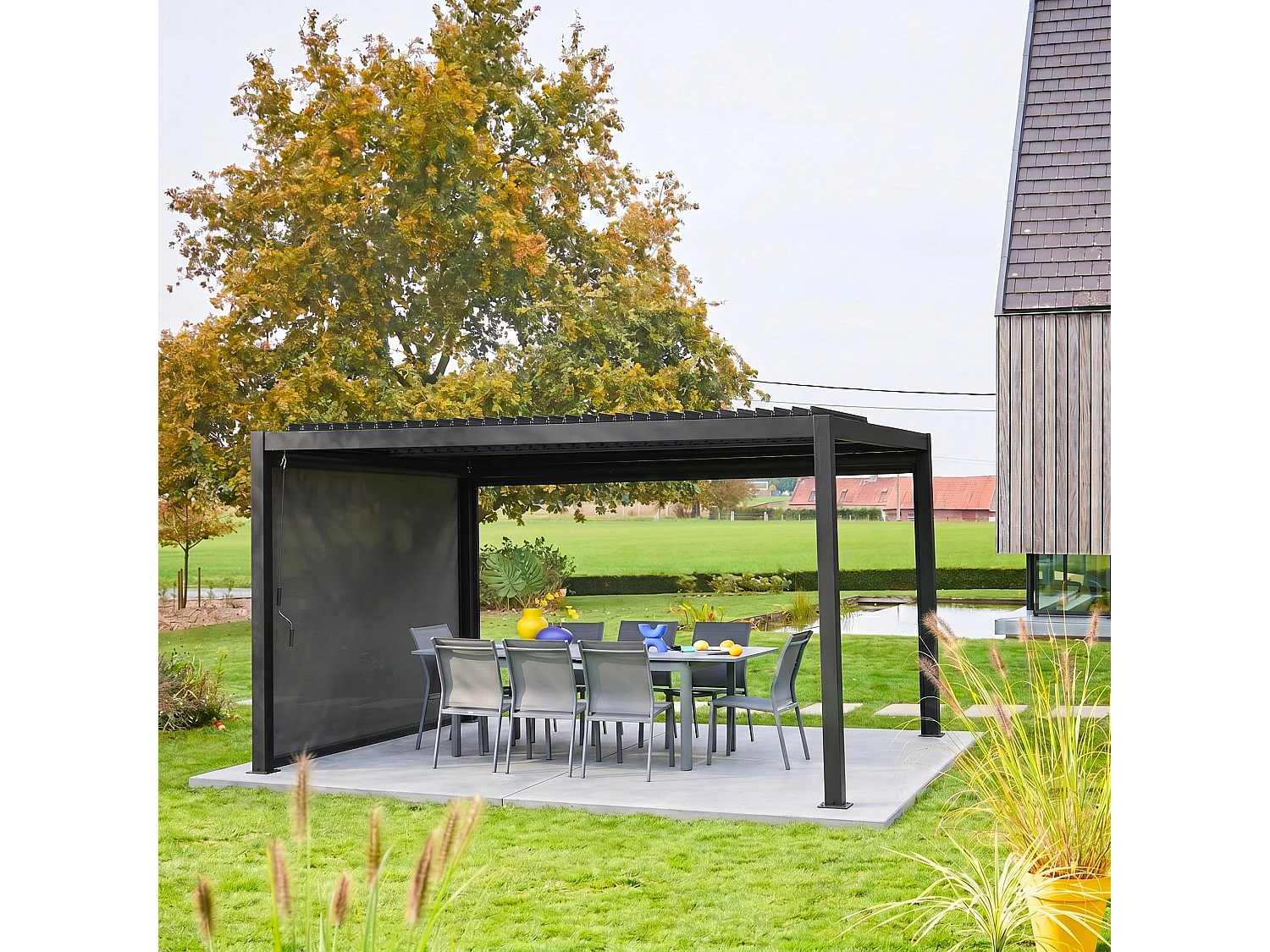 Pérgola bioclimática de aluminio y acero 3x4m + toldo de 3m negro