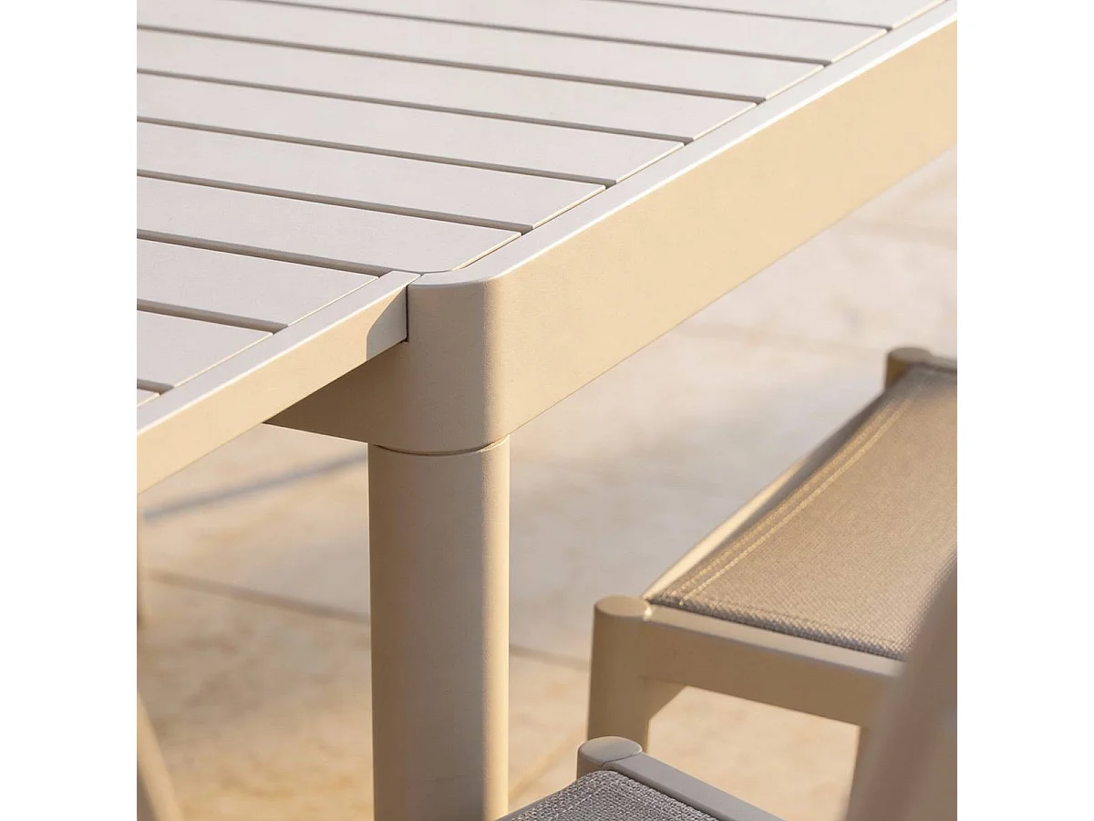 Table de jardin en aluminium rectangulaire taupe Kaïa
