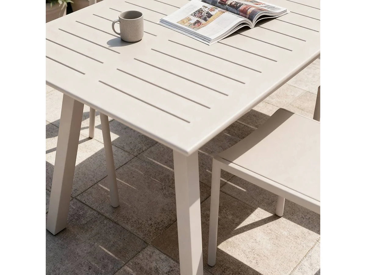 Table de jardin carrée en aluminium taupe Kaïa