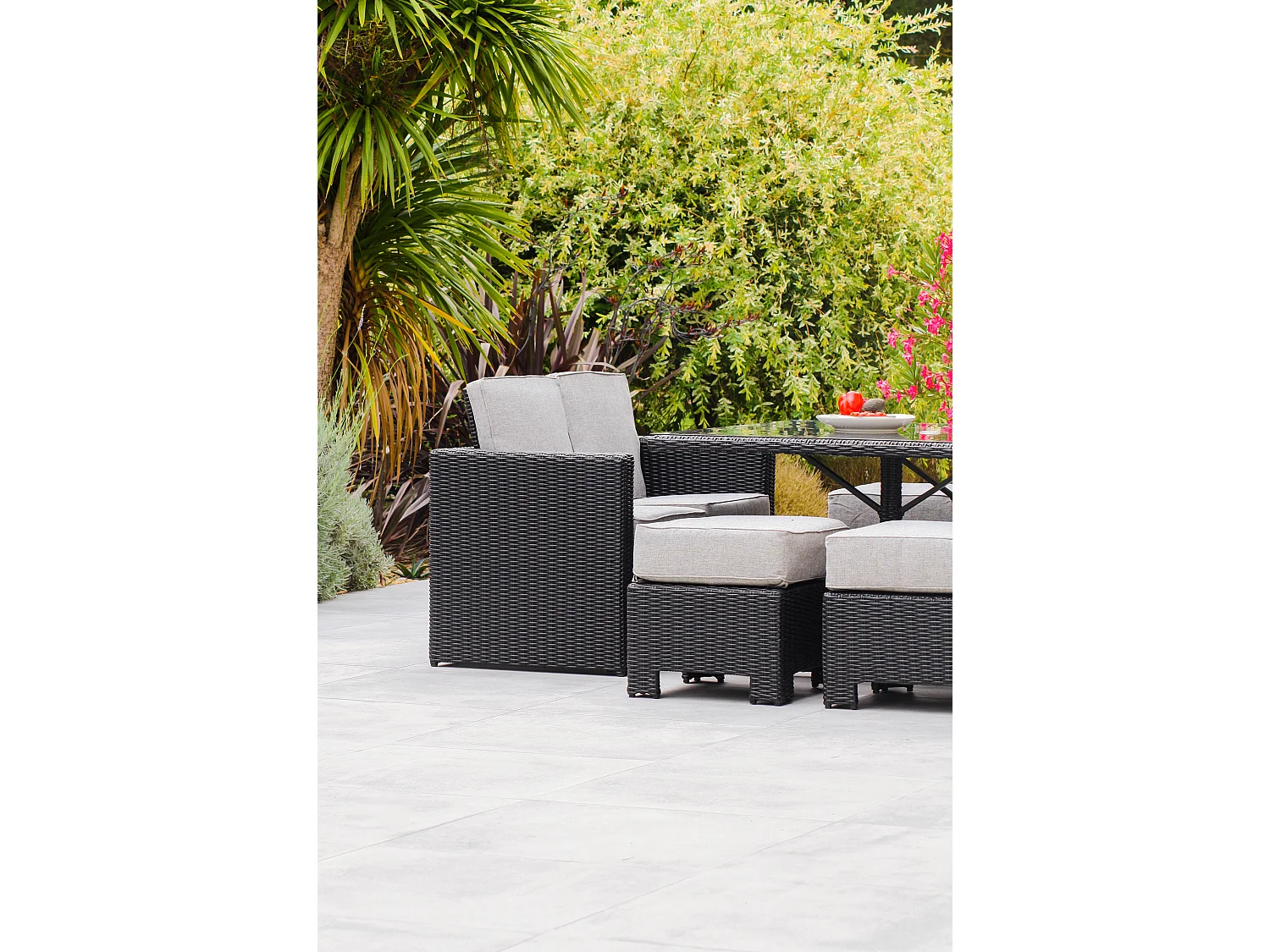 Ensemble repas de jardin encastrable 8 places en résine tresséee