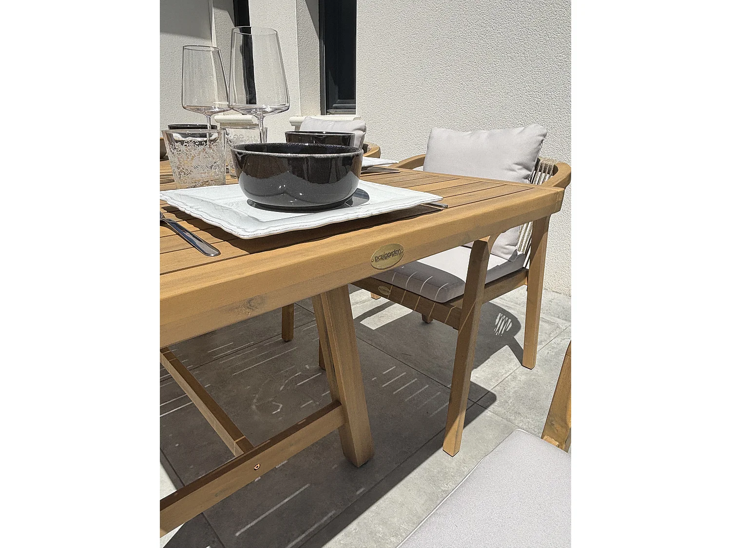 Ensemble repas de jardin 6 places en bois d'acacia