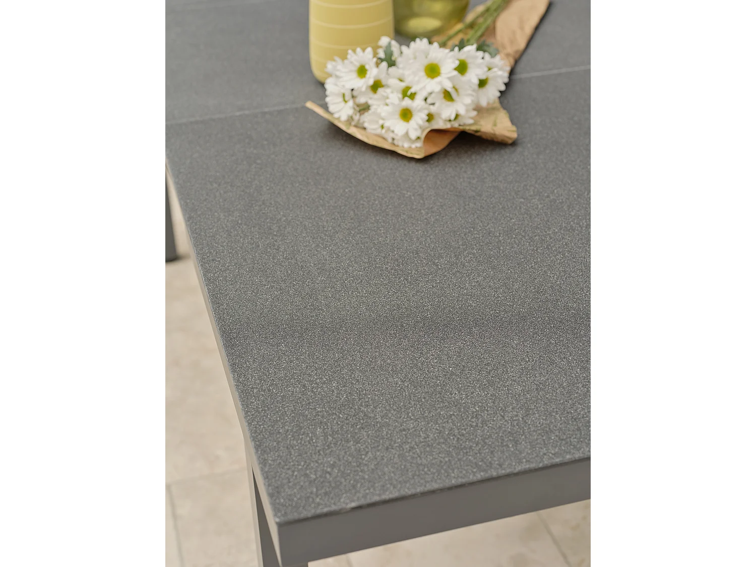 Table en alu et spraystone avec rallonge automatiquee
