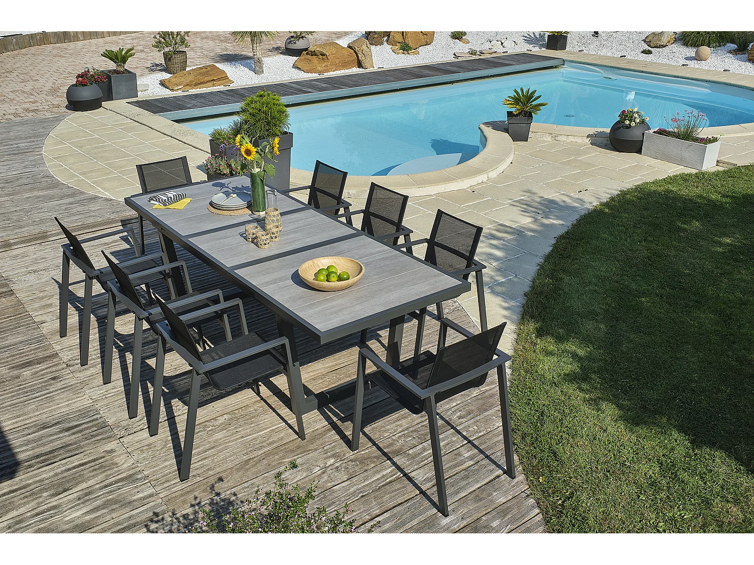 Ensemble repas 8 places en aluminium et plateau céramique