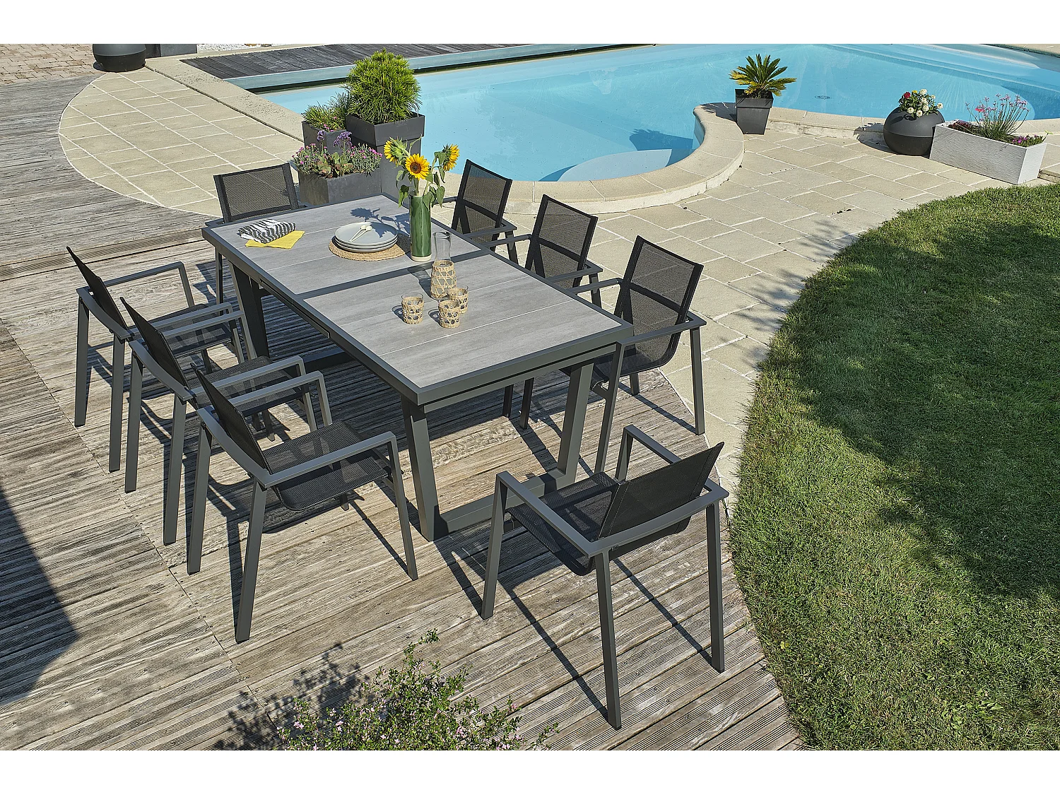 Ensemble repas 8 places en aluminium et plateau céramique - OLHOS