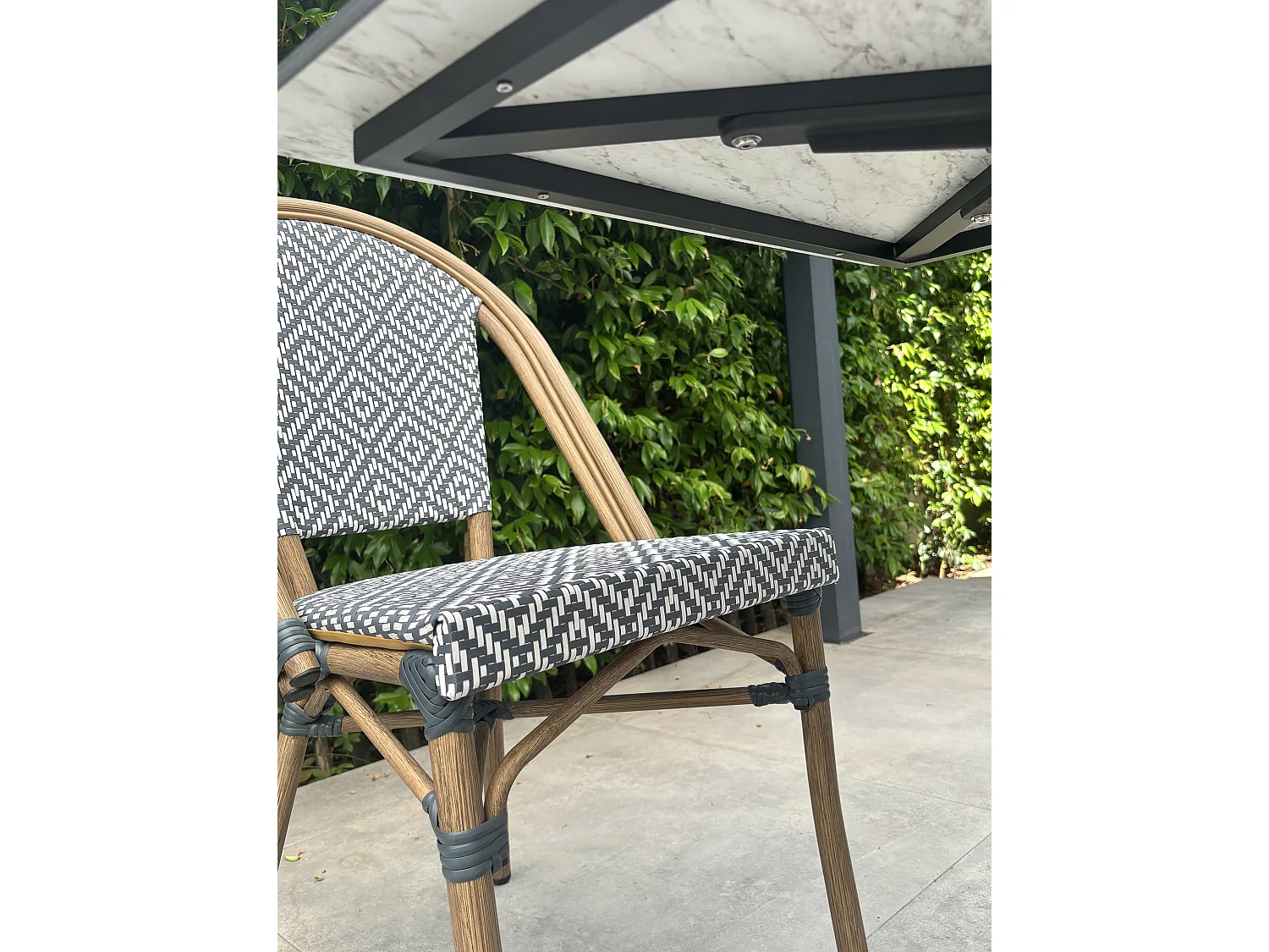 Set da pranzo da giardino a 2 posti in acciaio con piano in HPL