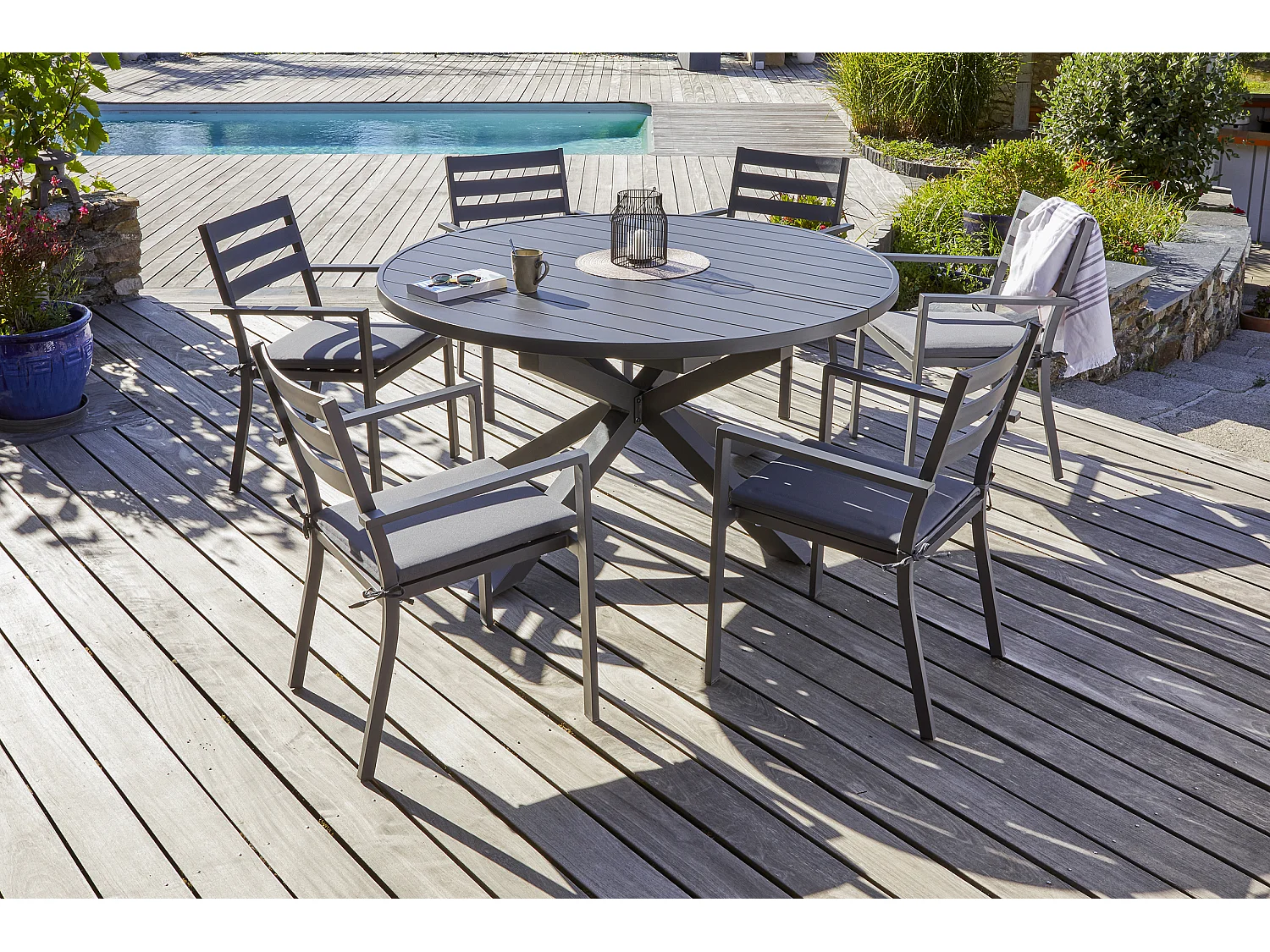 Ensemble repas 6 places en aluminium avec rallonge papillon