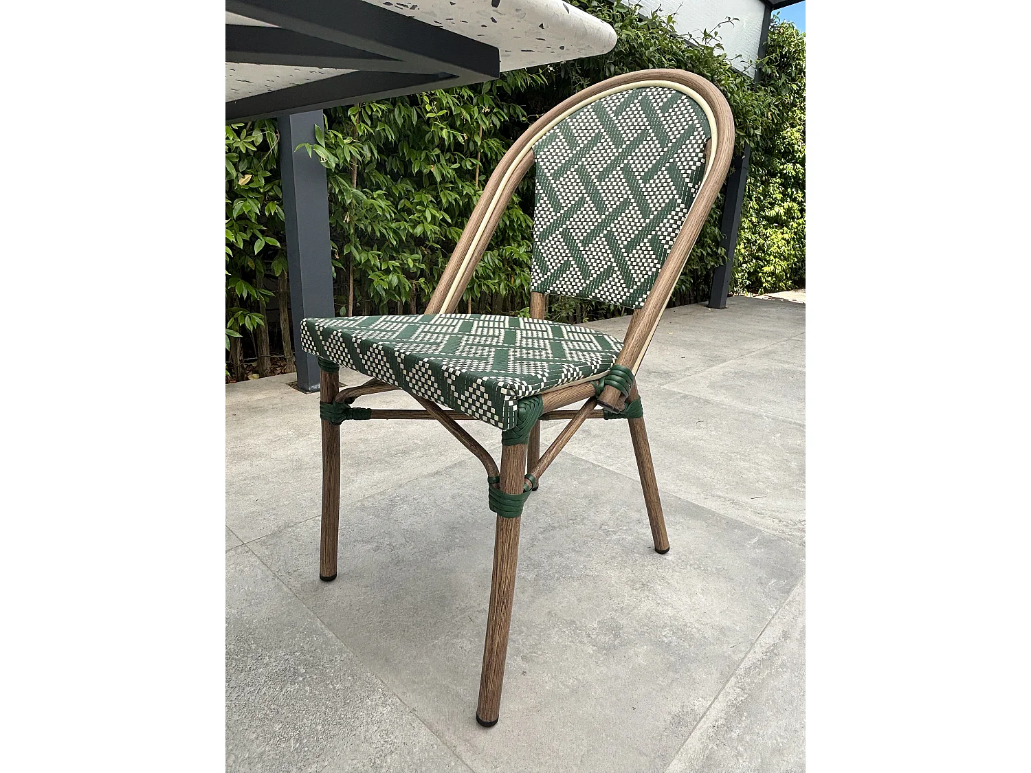 Conjunto de comedor de jardín de 2 plazas de acero y terrazo