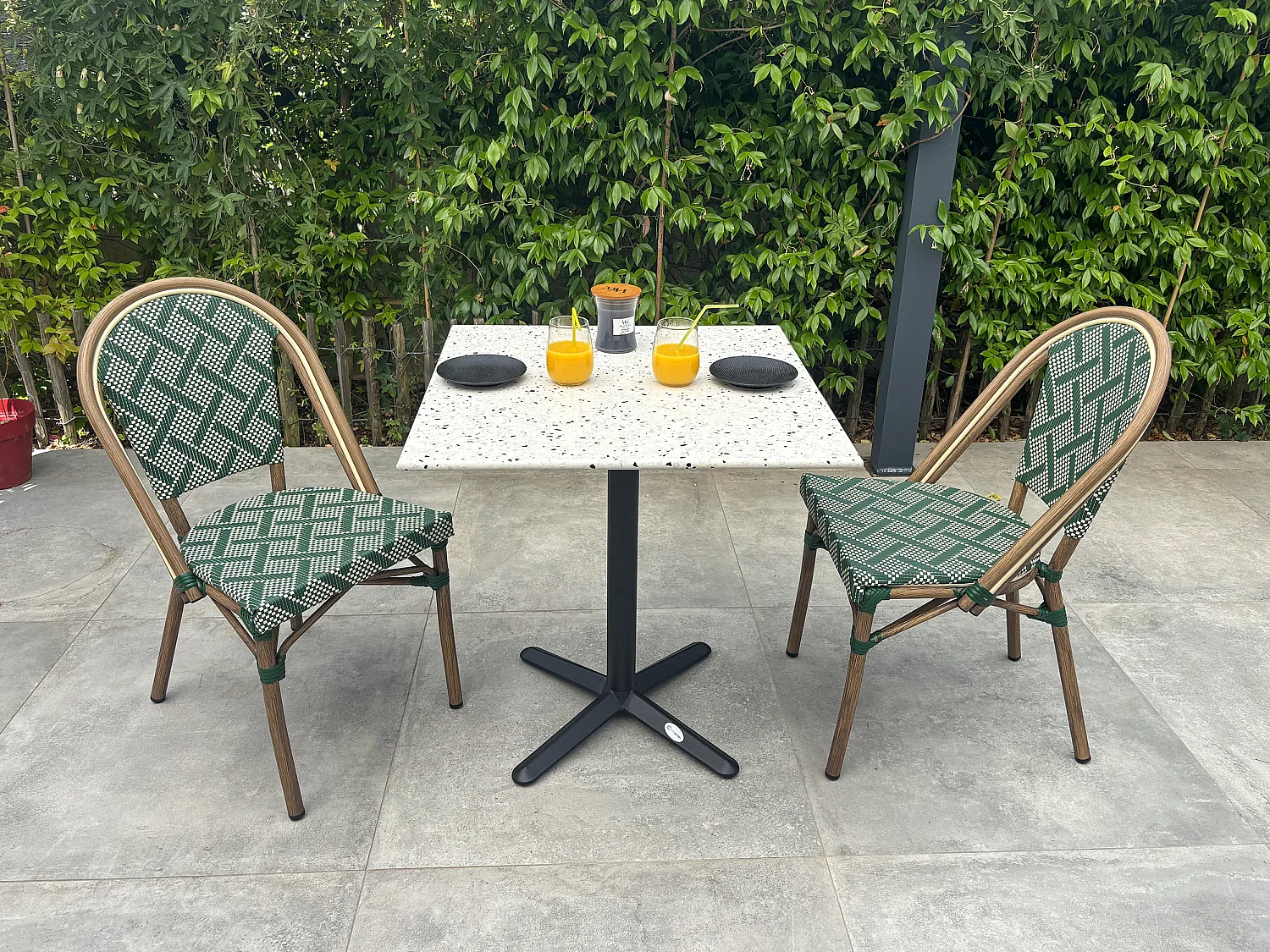 Ensemble repas de jardin en acier et plateau terrazzo - BISTRO