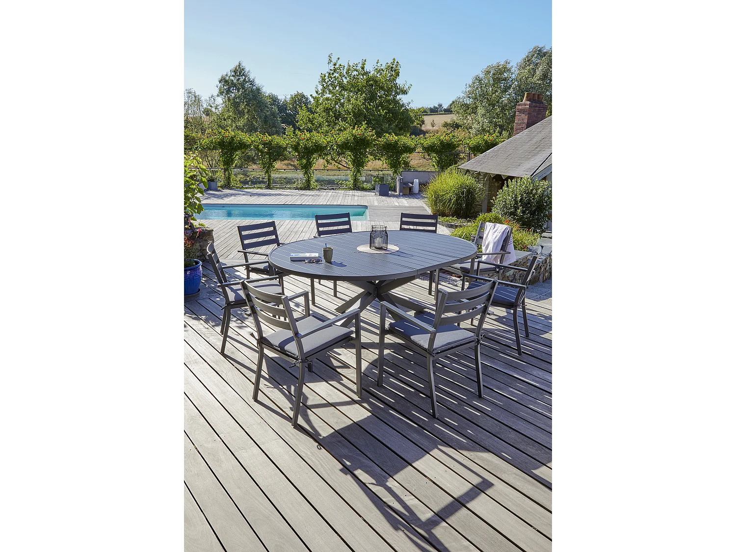 Ensemble repas 8 places en aluminium avec rallonge papillon