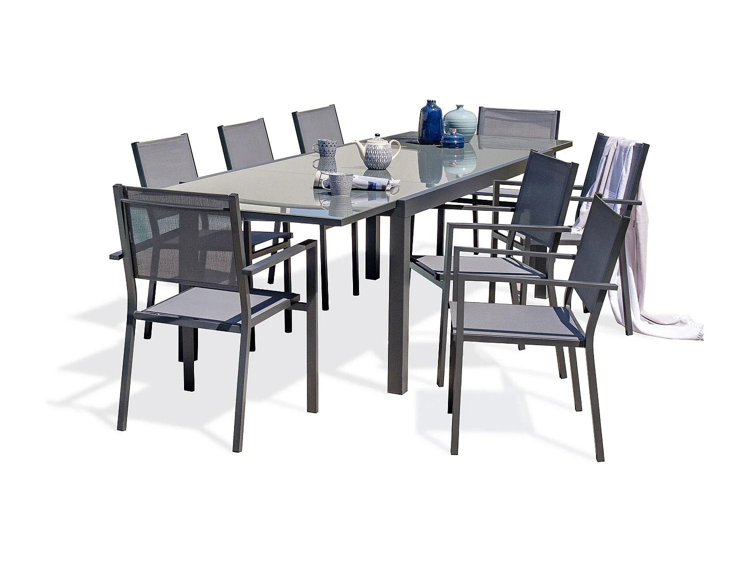 Ensemble repas 8 places en aluminium et plateau verre