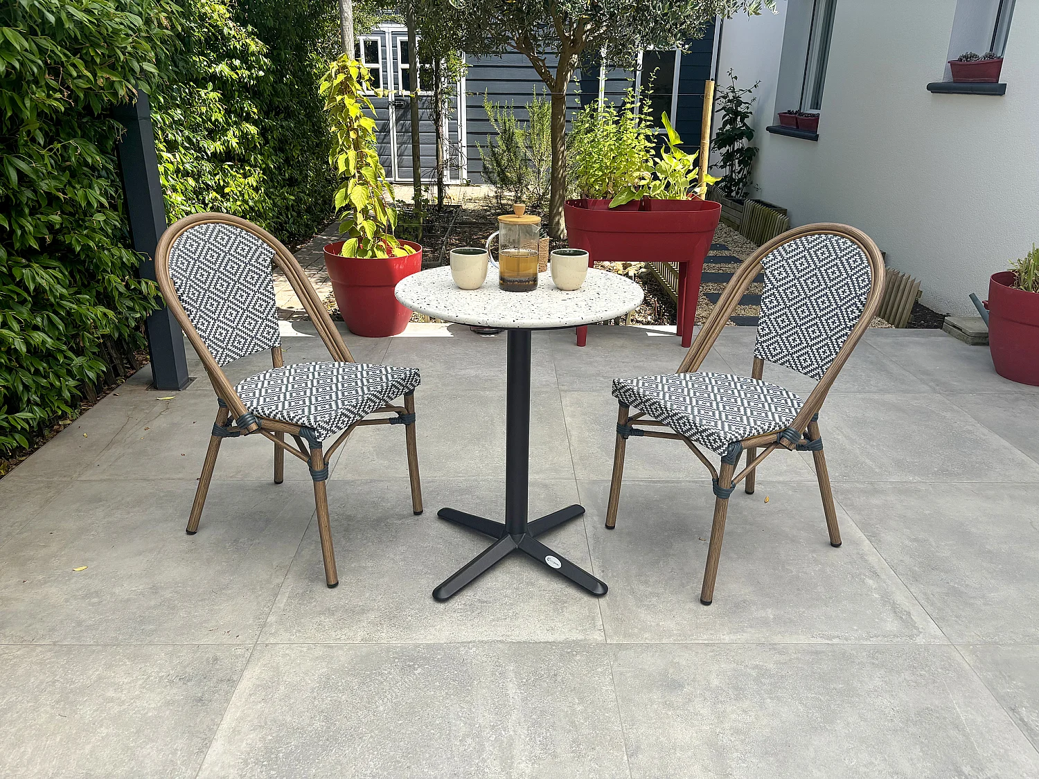 Ensemble repas de jardin en acier et plateau rond terrazzo - BISTRO