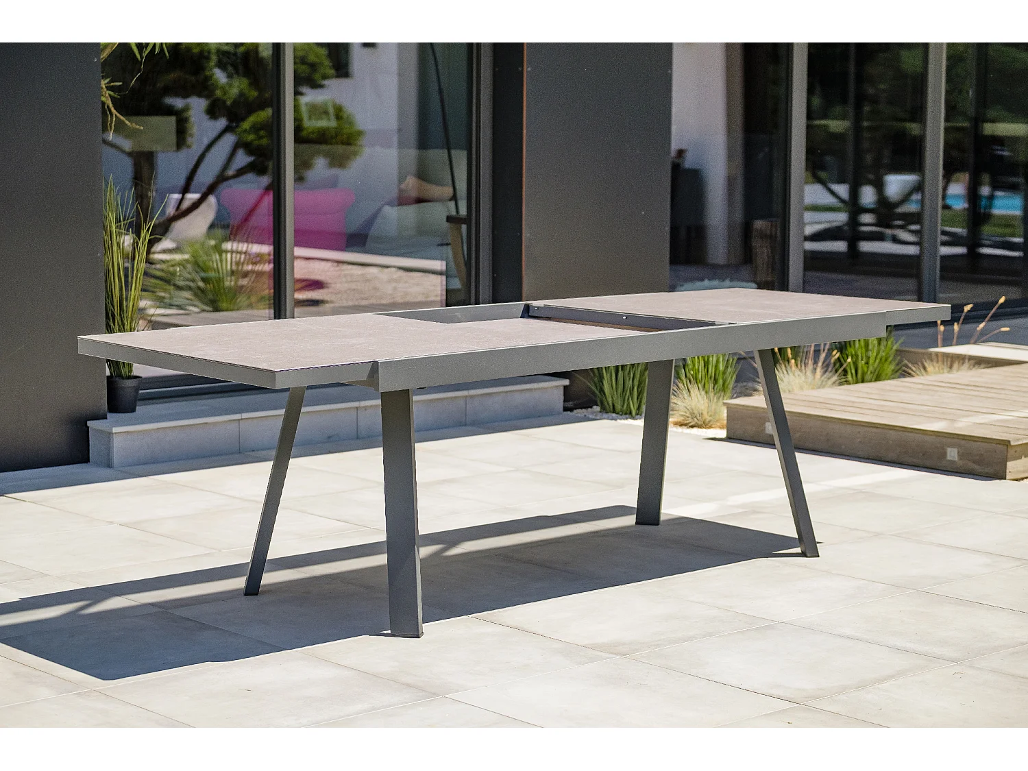 Ensemble repas de jardin 12 places en céramique sur verre