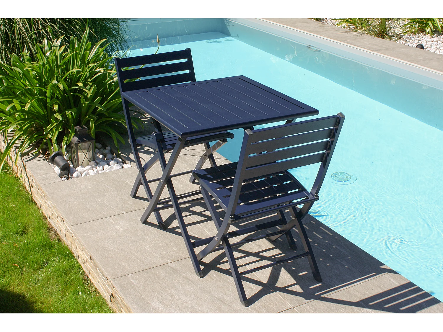 Ensemble repas de jardin 2 places en aluminium bleu marine