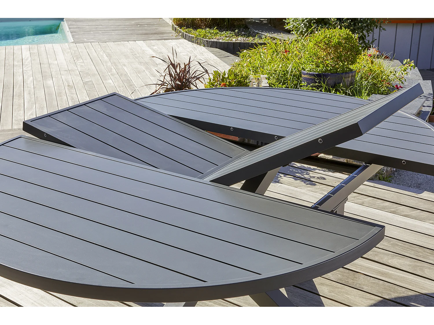 Ensemble repas 6 places en aluminium avec rallonge papillon