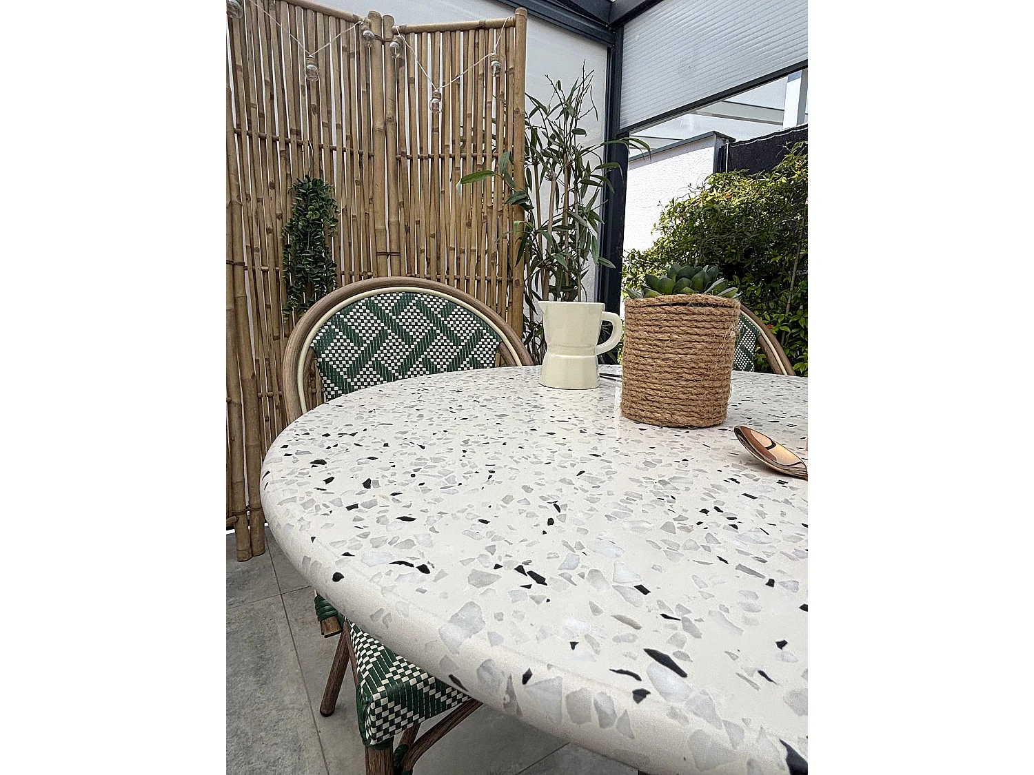 Conjunto de comedor de jardín de 2 plazas de acero y terrazo