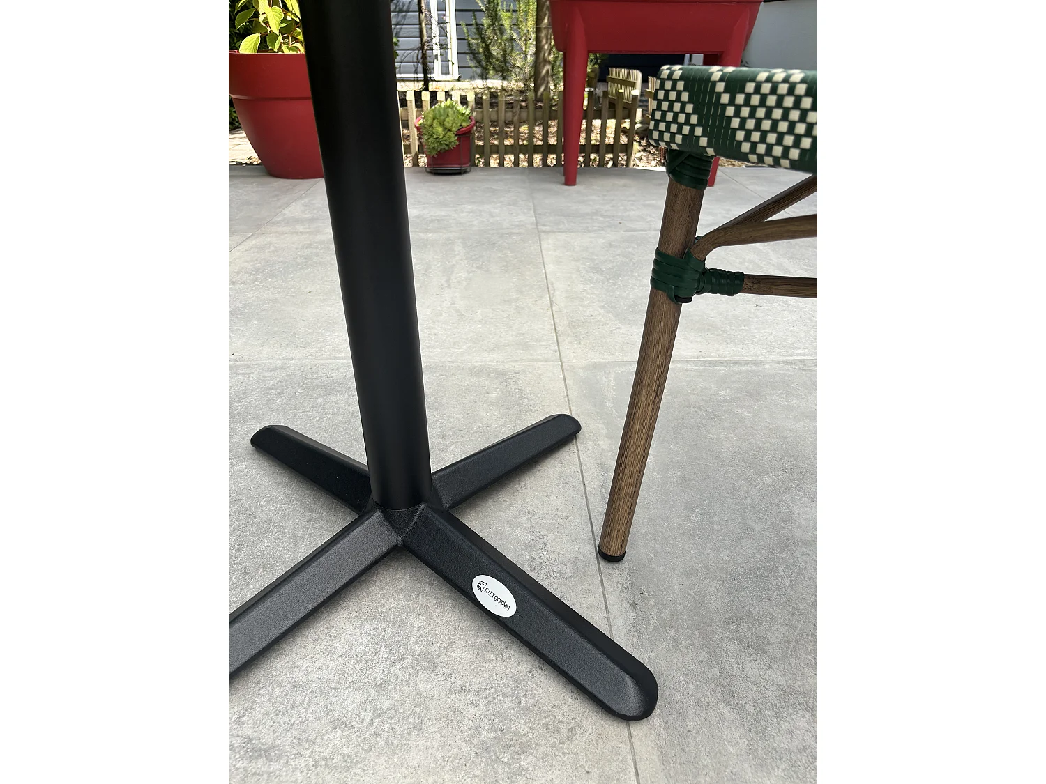 Conjunto de comedor de jardín de 2 plazas de acero y terrazo