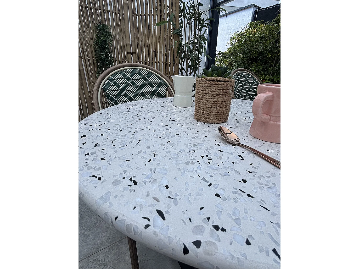 Ensemble repas de jardin en acier et plateau rond terrazzo - BISTRO