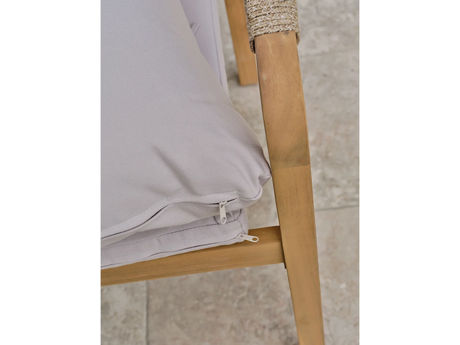 Lot composéé de 2 fauteuils de jardin en bois d'acacia - SERENA