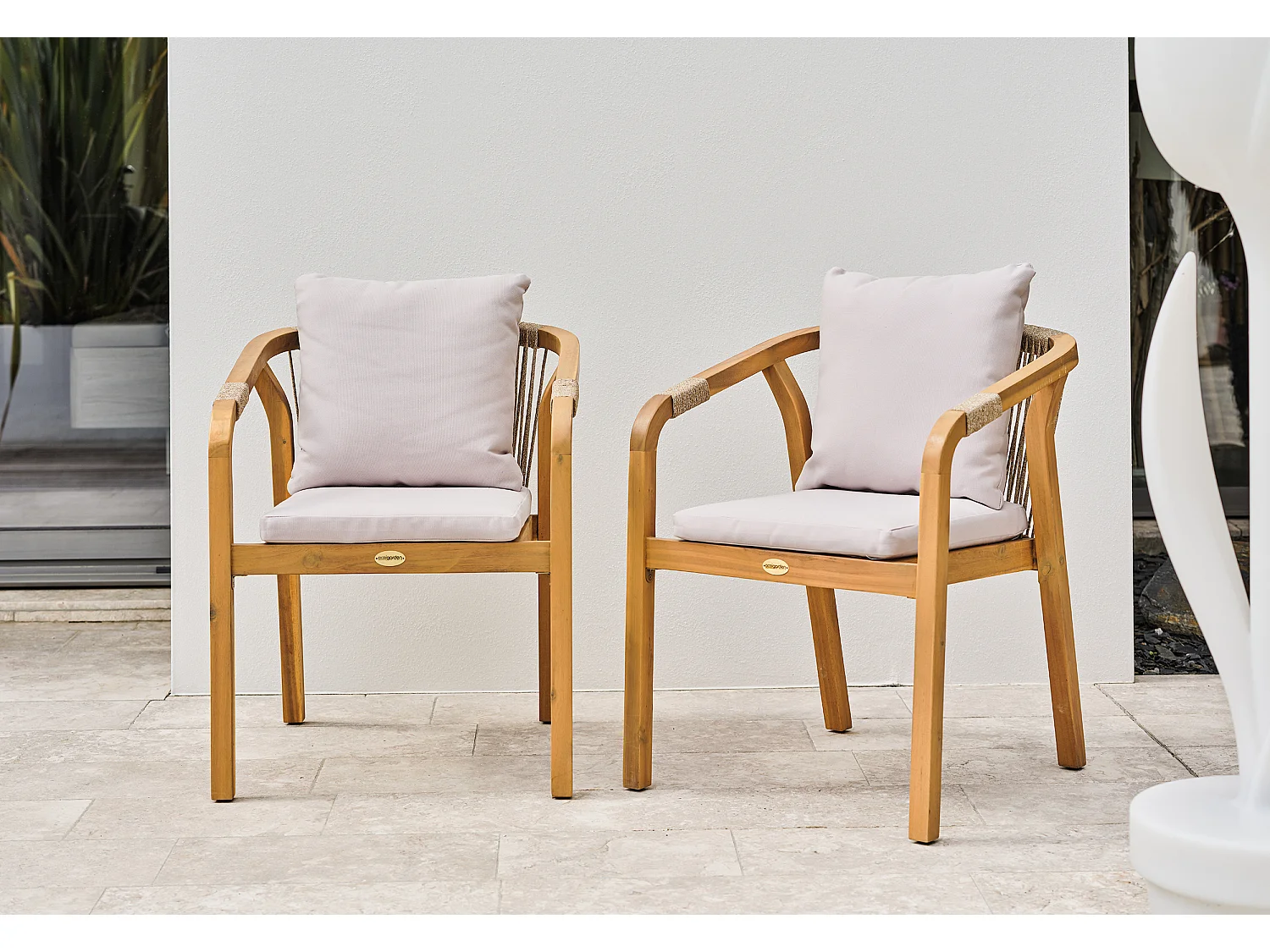 Lot composéé de 2 fauteuils de jardin en bois d'acacia - SERENA