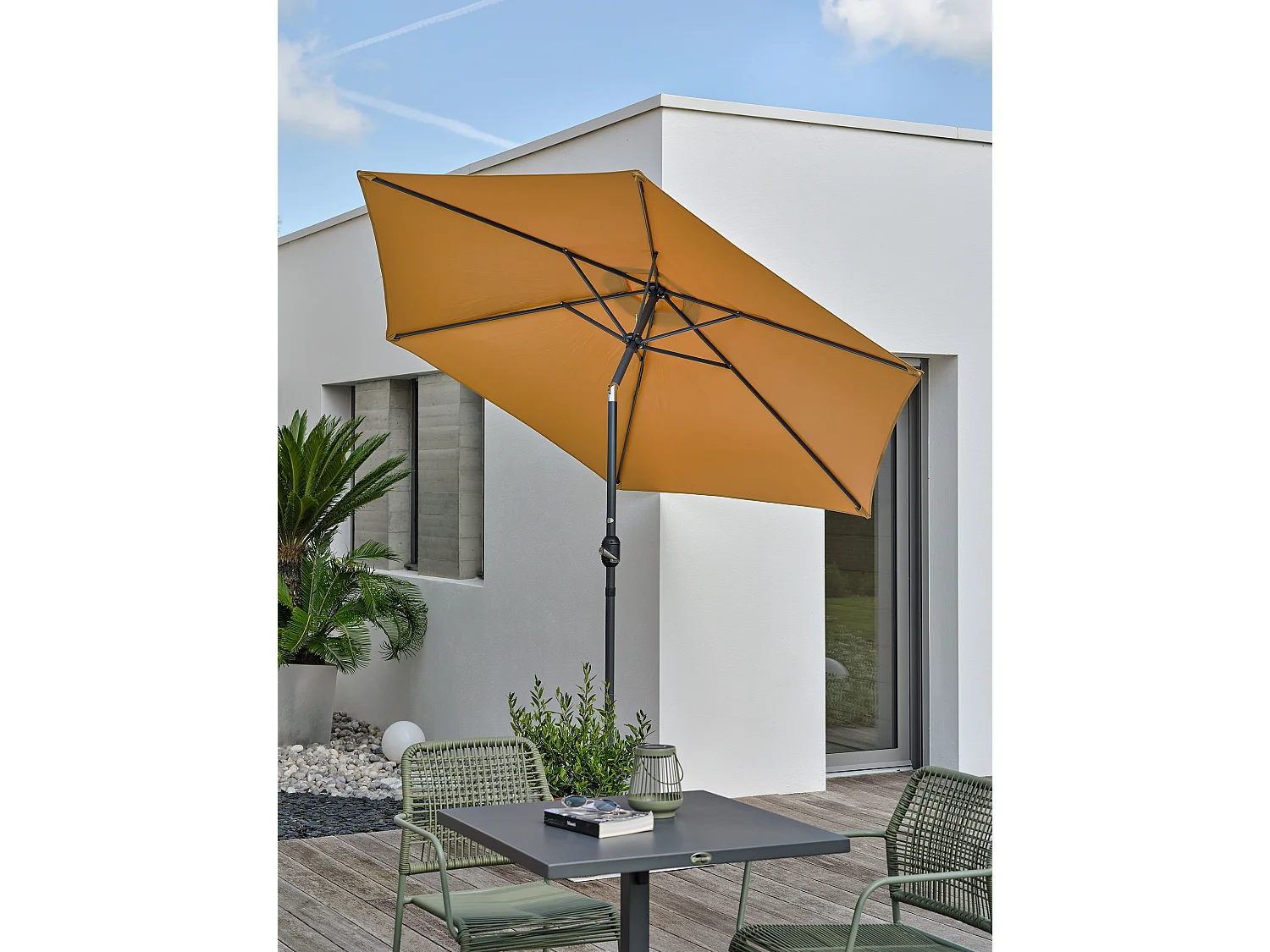 Parasol à manivelle en aluminium  et toile