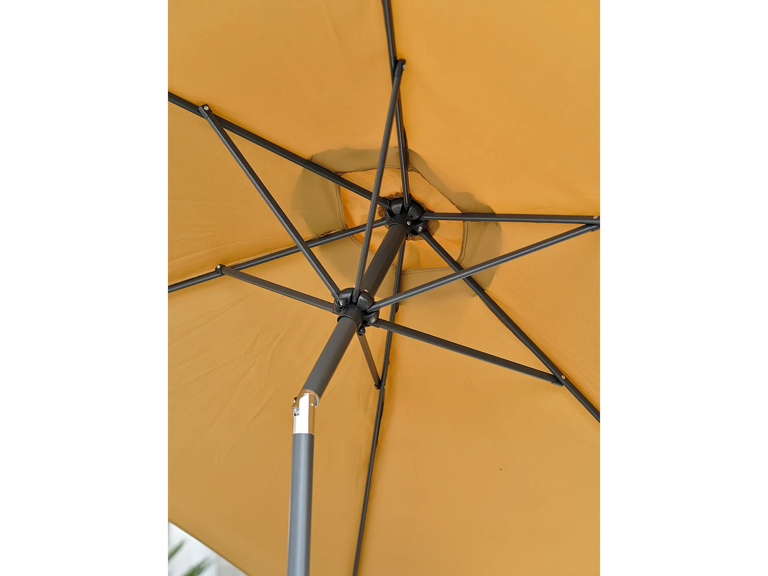 Ombrellone con manovella, in alluminio